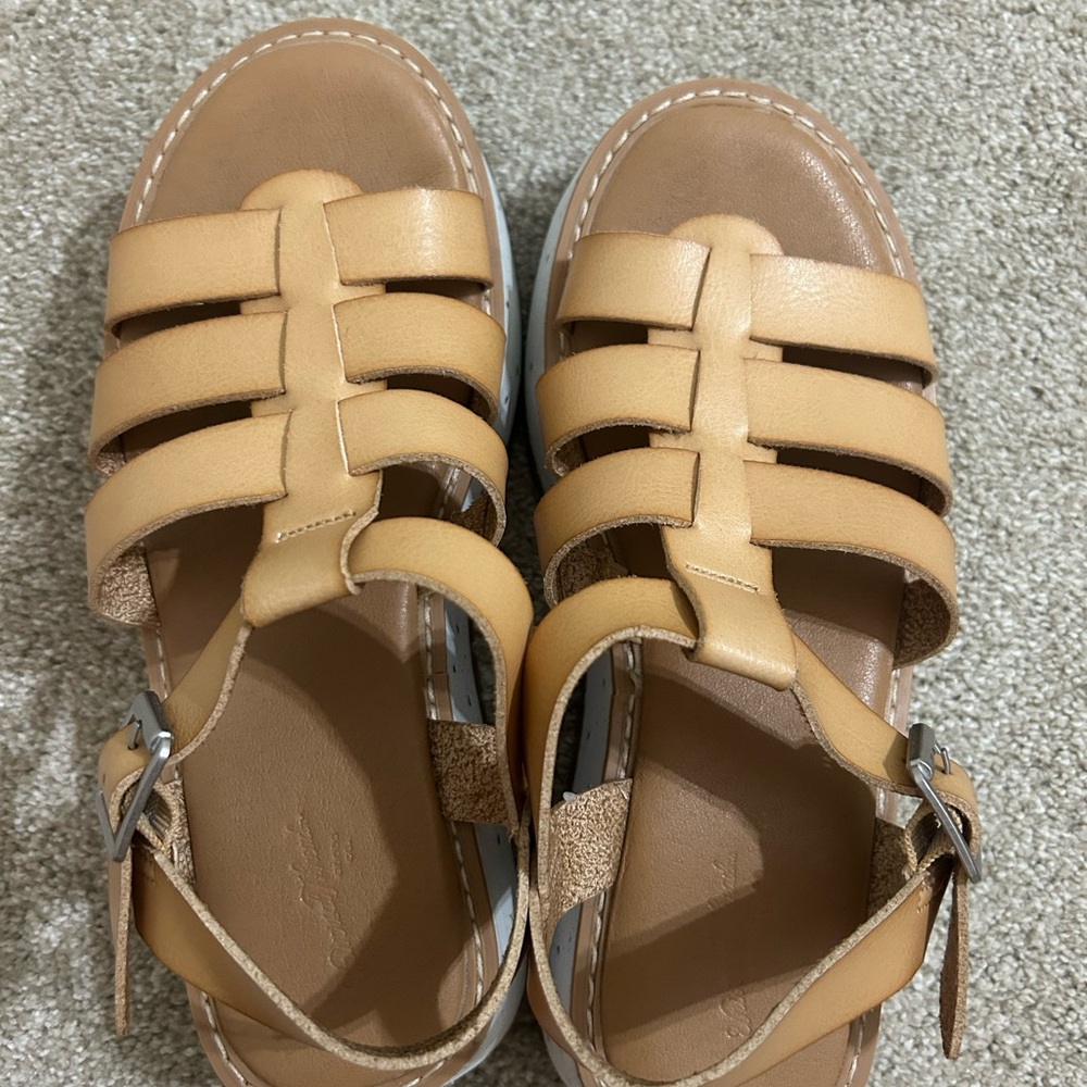 Universal Thread Platform Sandals - Picture 6 of 6